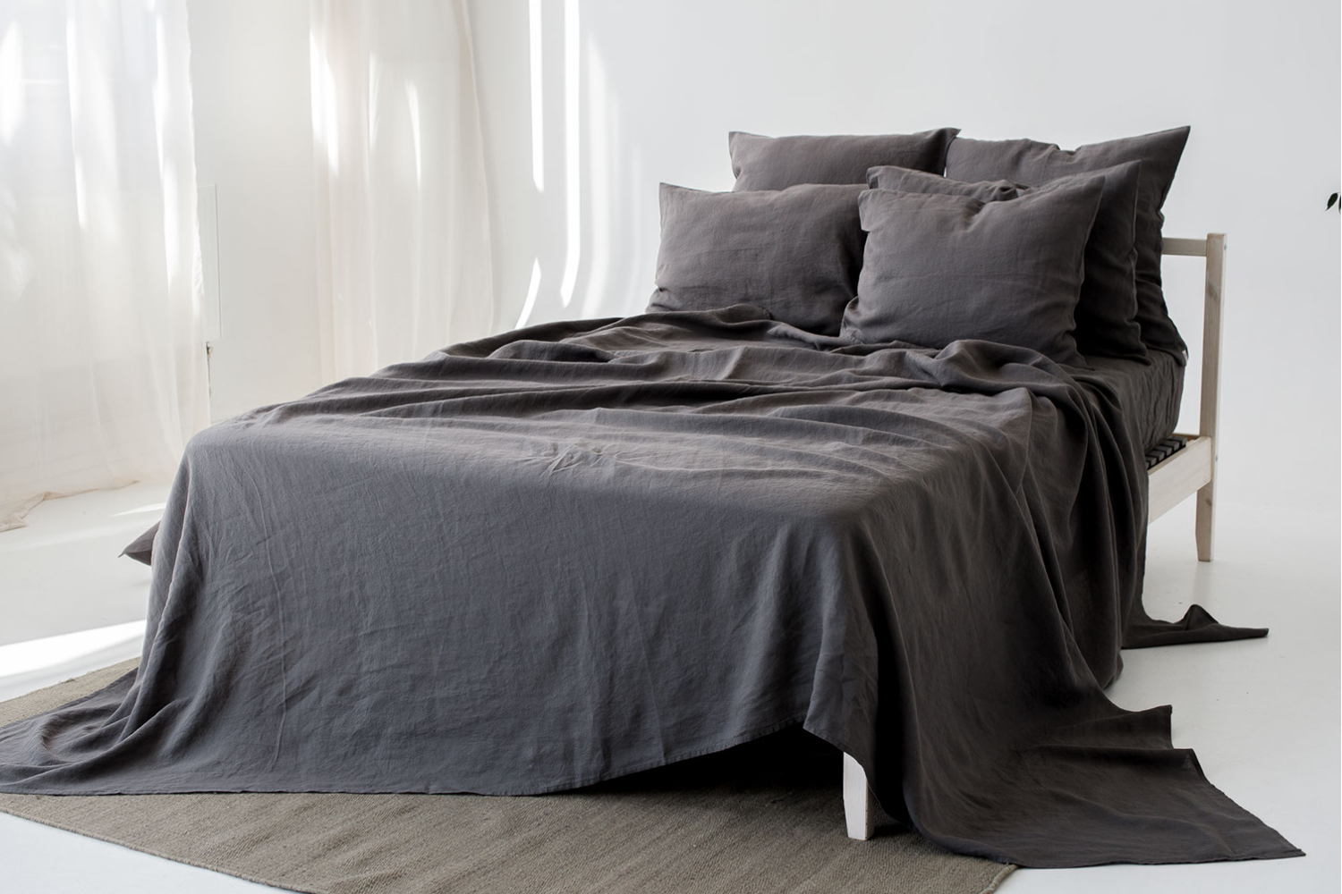 MLH SHOPPING GUIDE: CHOOSING FLAT AND FITTED LINEN SHEETS